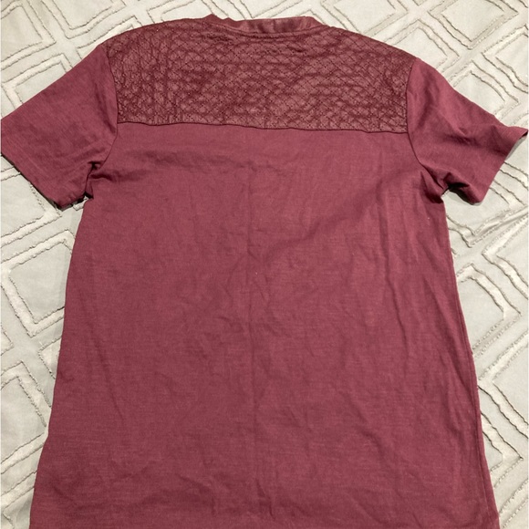 Men’s GUESS tshirt. Size XS. Nearly new - Picture 4 of 6